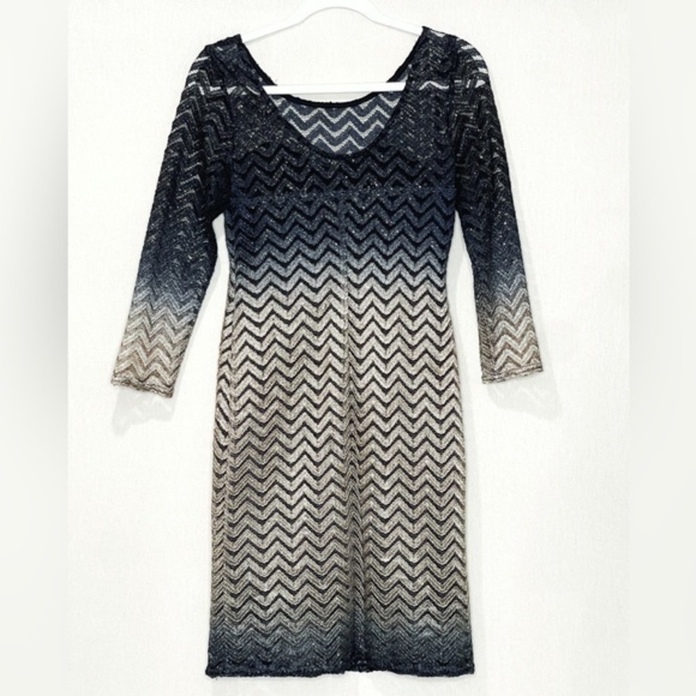 Morgan & Co. Black and Gold Dress‎ Size 10 - Picture 3 of 6